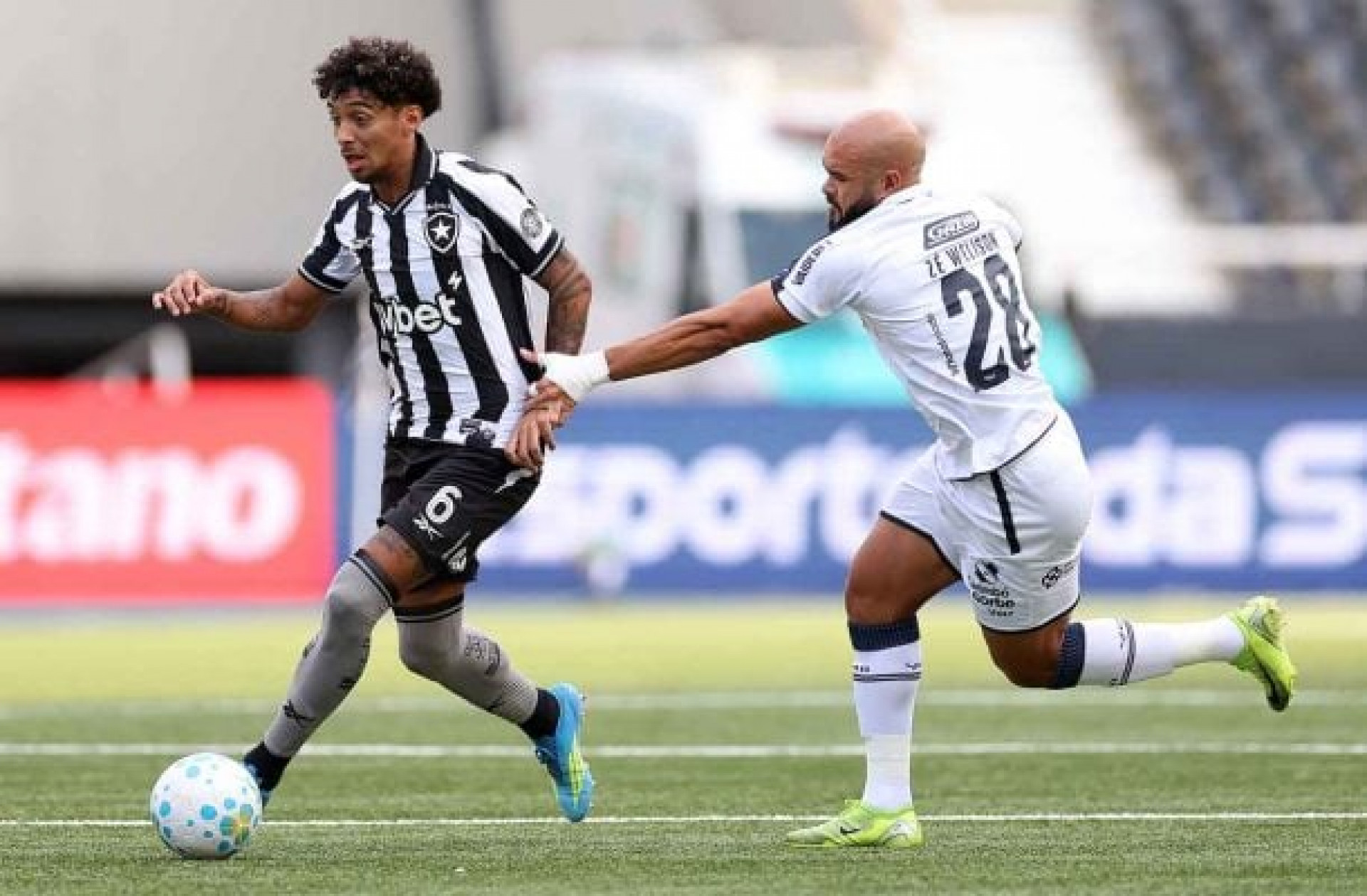Atua&ccedil;&otilde;es do Botafogo contra o Remo: Medina joga o fino da bola