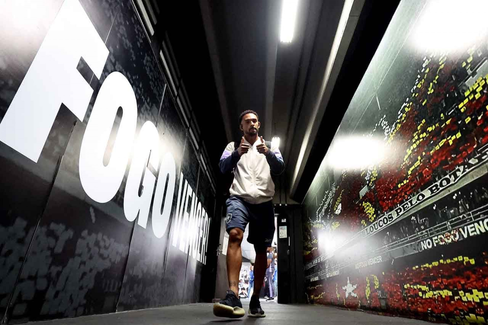 Vitinho atinge marca centen&aacute;ria pelo Botafogo: “Gratid&atilde;o eterna”