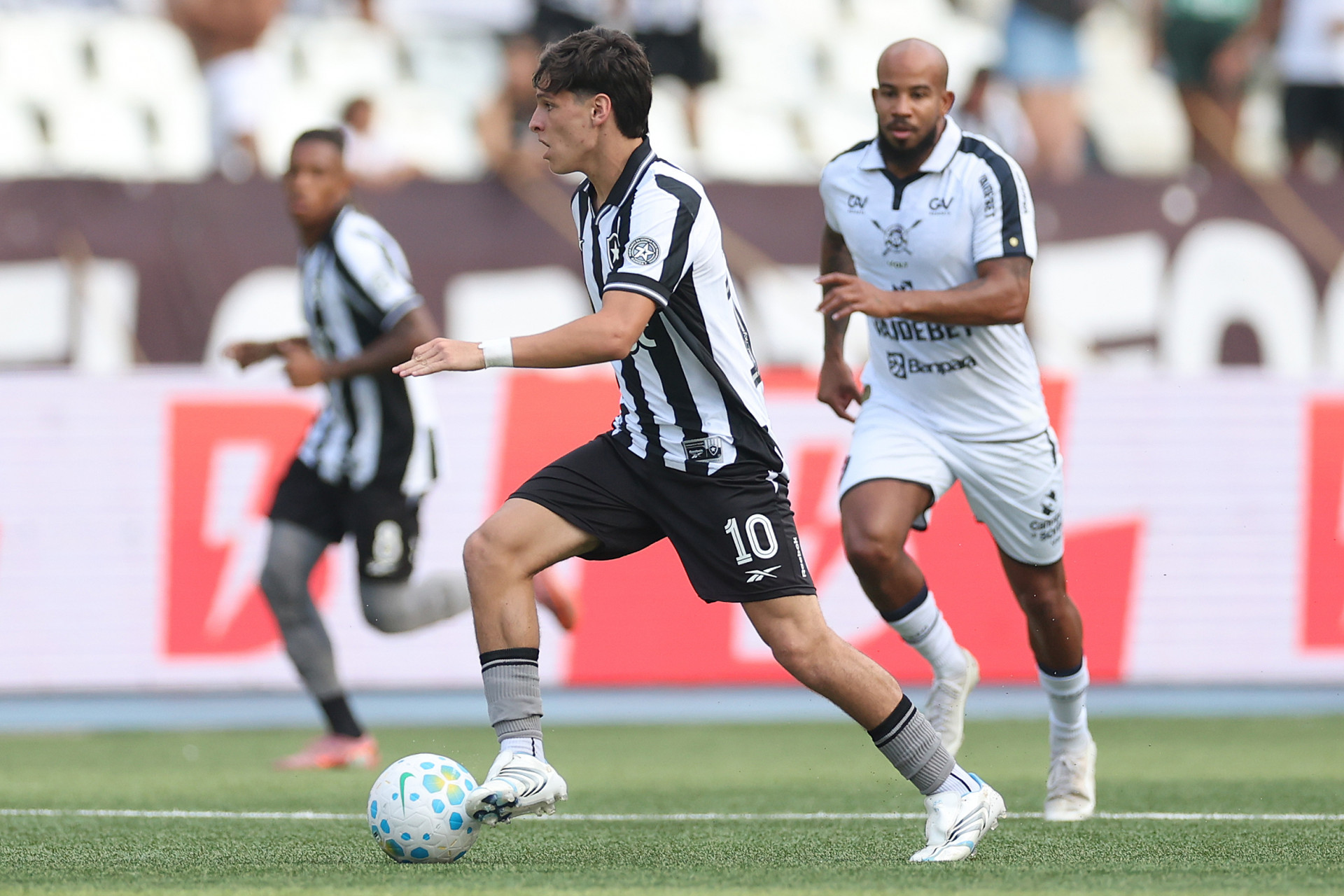 Botafogo enfrentou o Remo, neste s&aacute;bado (2), no Nilton Santos, pelo Brasileir&atilde;o - V&iacute;tor Silva/Botafogo