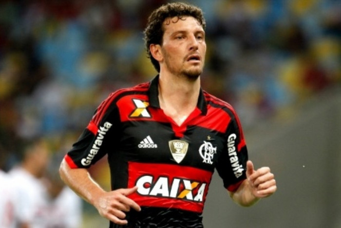 Elano relembra pressão em passagem pelo Flamengo: ‘Não estava 100% da cabeça’