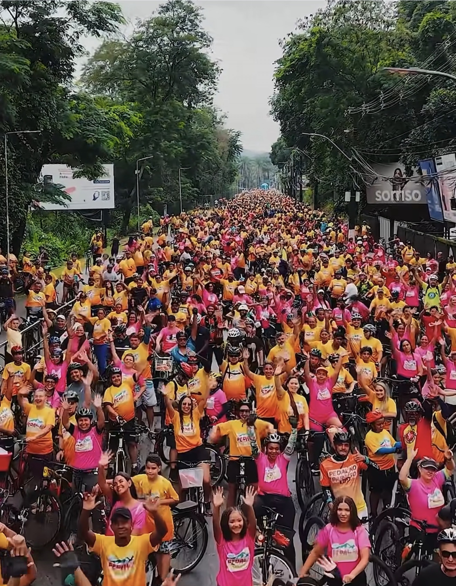 Passeio ciclístico reúne mais de 17 mil pessoas em Duque de Caxias