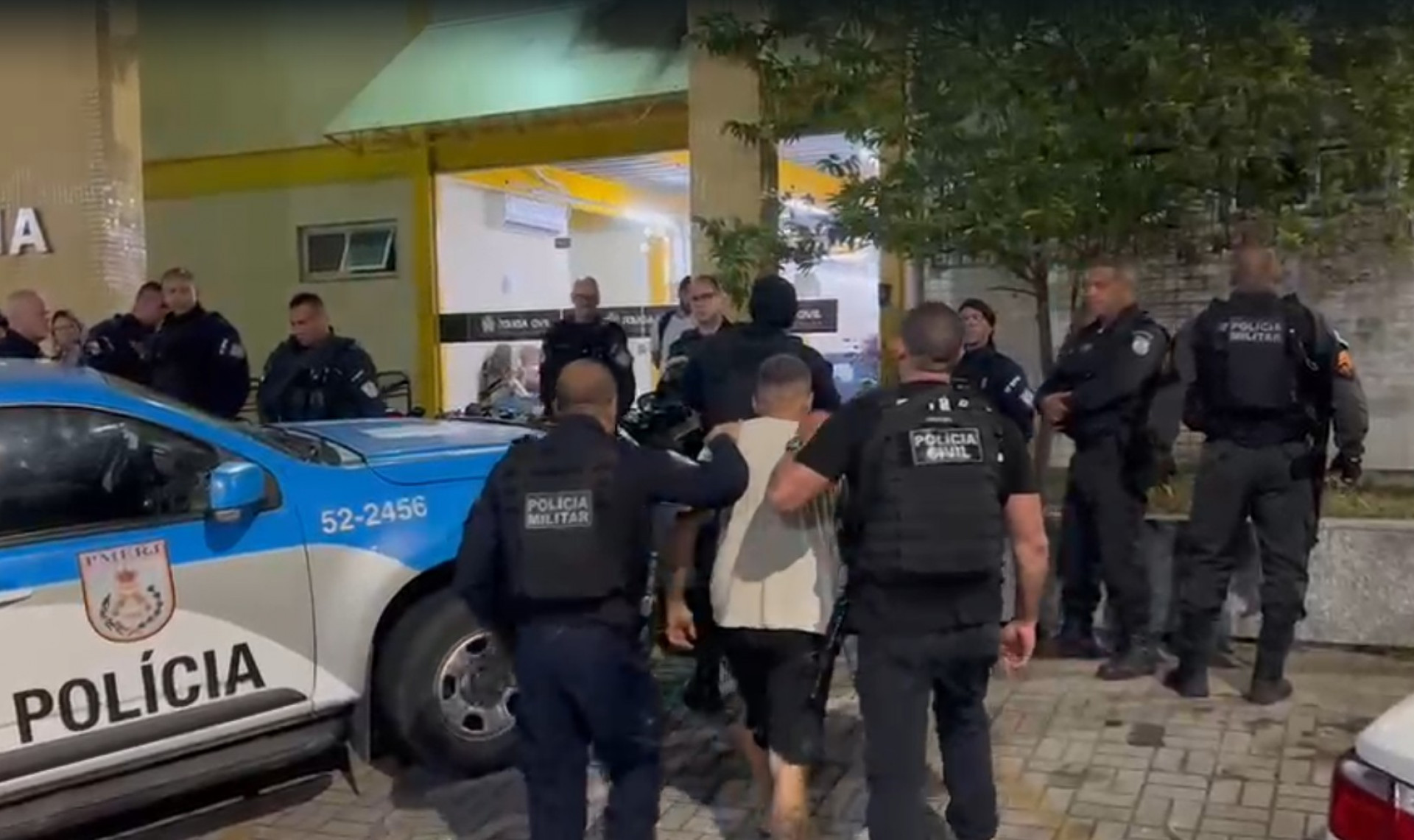 Sargento da PM é preso em flagrante com cinco veículos roubados dentro de casa