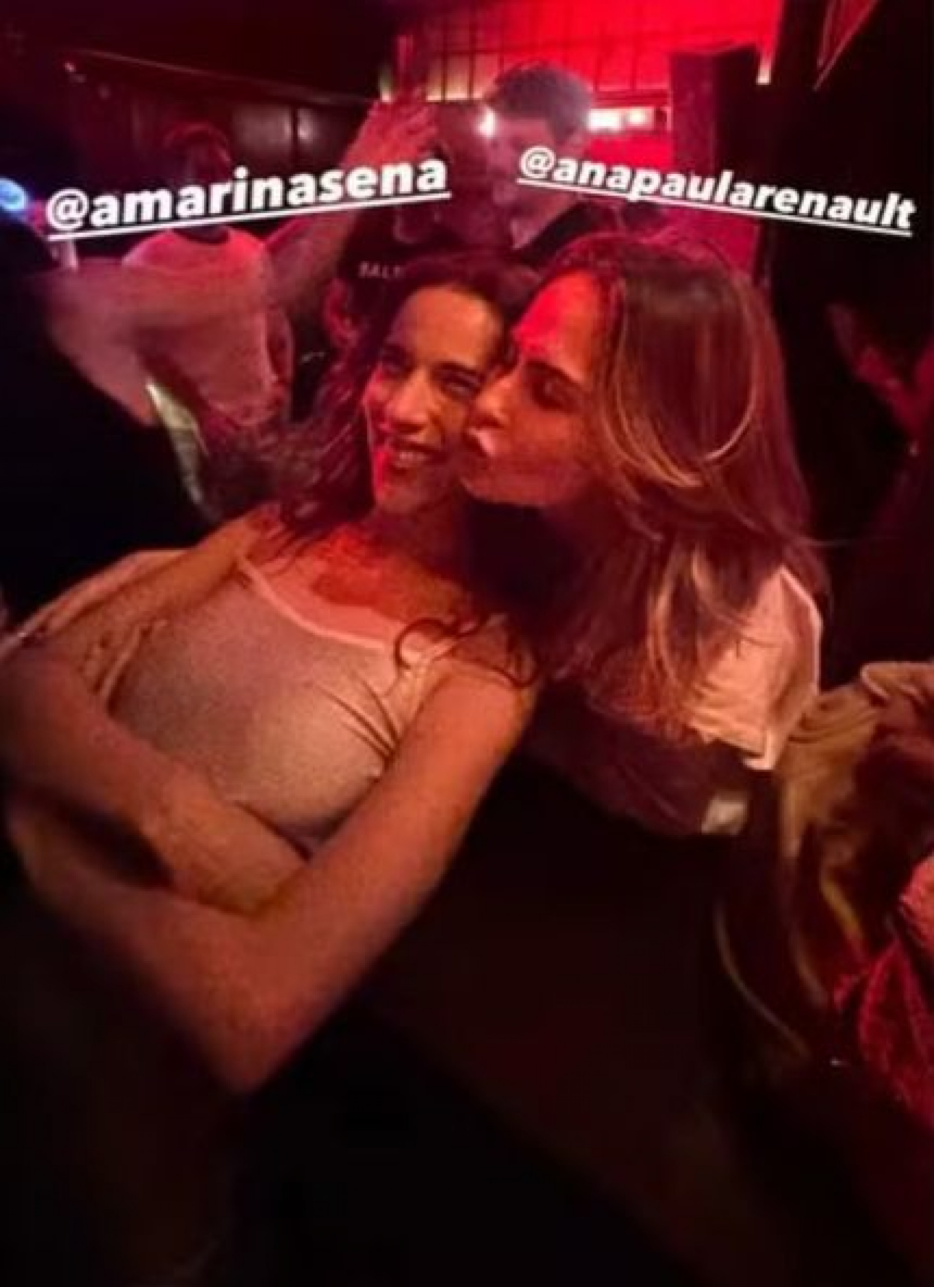 Ana Paula Renault e Marina Sena juntas curtindo balada - Reprodução / Instagram
