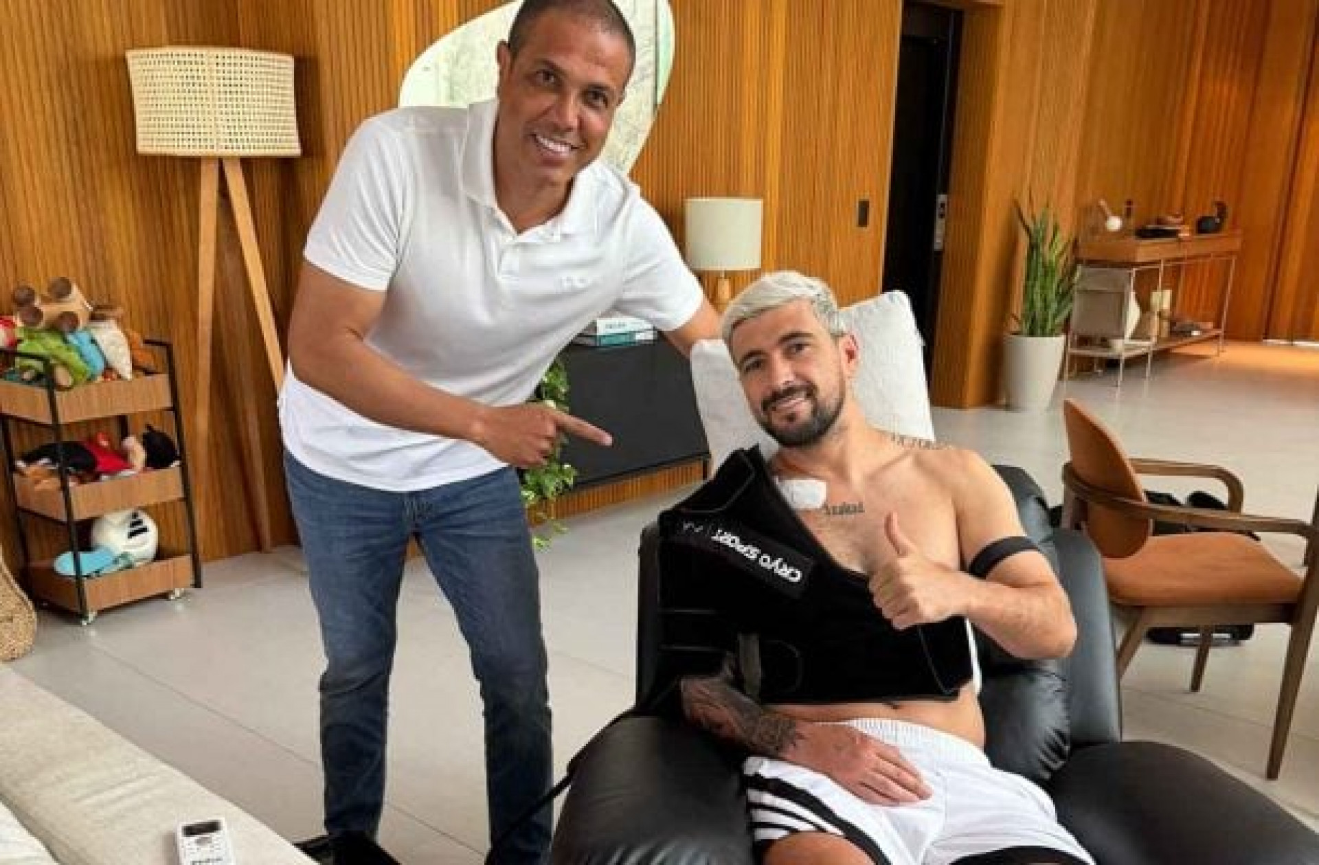 Arrascaeta inicia a sua recupera&ccedil;&atilde;o da fratura da clav&iacute;cula