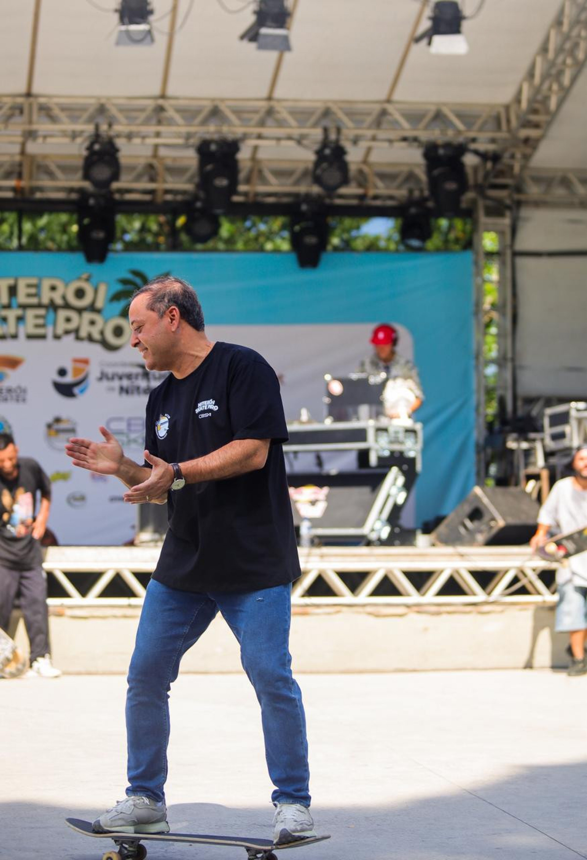Rodrigo Neves visita Niterói Skate Pro e reforça compromisso da cidade com a modalidade