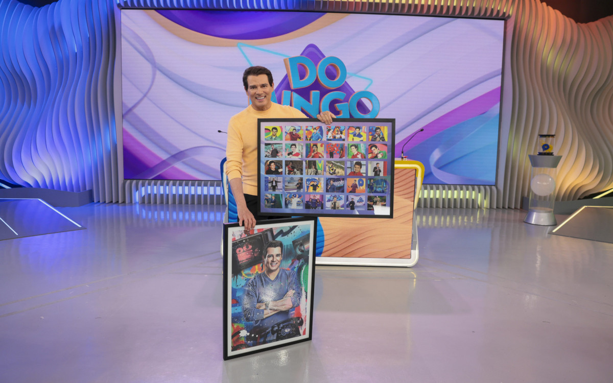 Celso Portiolli ganha homenagem emocionante no \'Domingo Legal\' pelos seus 30 anos como apresentador no SBT
