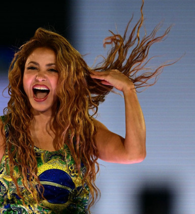 Shakira contagia a multidão com megashow na Praia de Copacabana