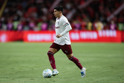 Savarino critica falta de contundência do Fluminense: 'Precisamos melhorar'