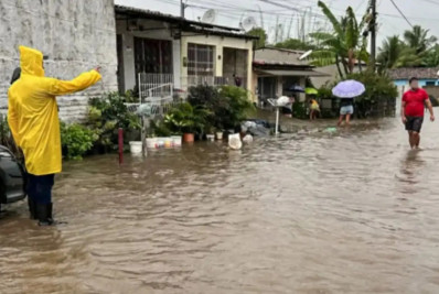 Número de deslocados pelas chuvas em Pernambuco aumenta para 9,4 mil pessoas 