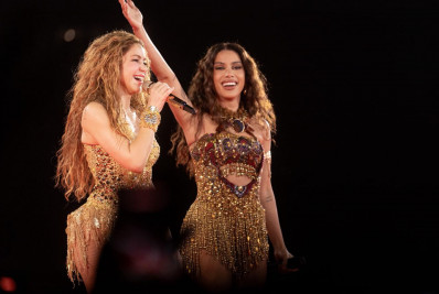 Anitta celebra participação em show de Shakira: 'Noite incrível'