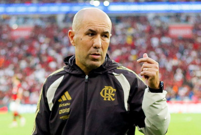 Leonardo Jardim desaprova postura do Flamengo diante do Vasco: 'Entregamos o jogo'