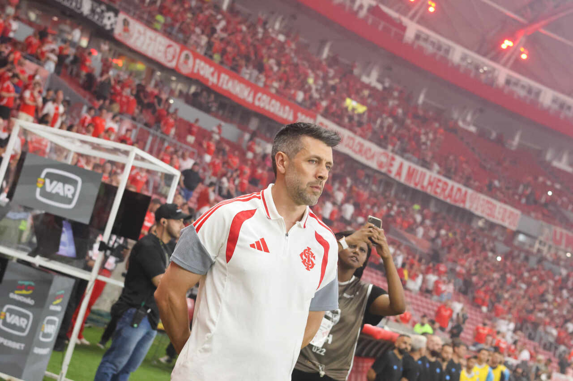Pezzolano, sobre o Internacional: “Time combativo. Os 11 defendem, os 11 atacam”