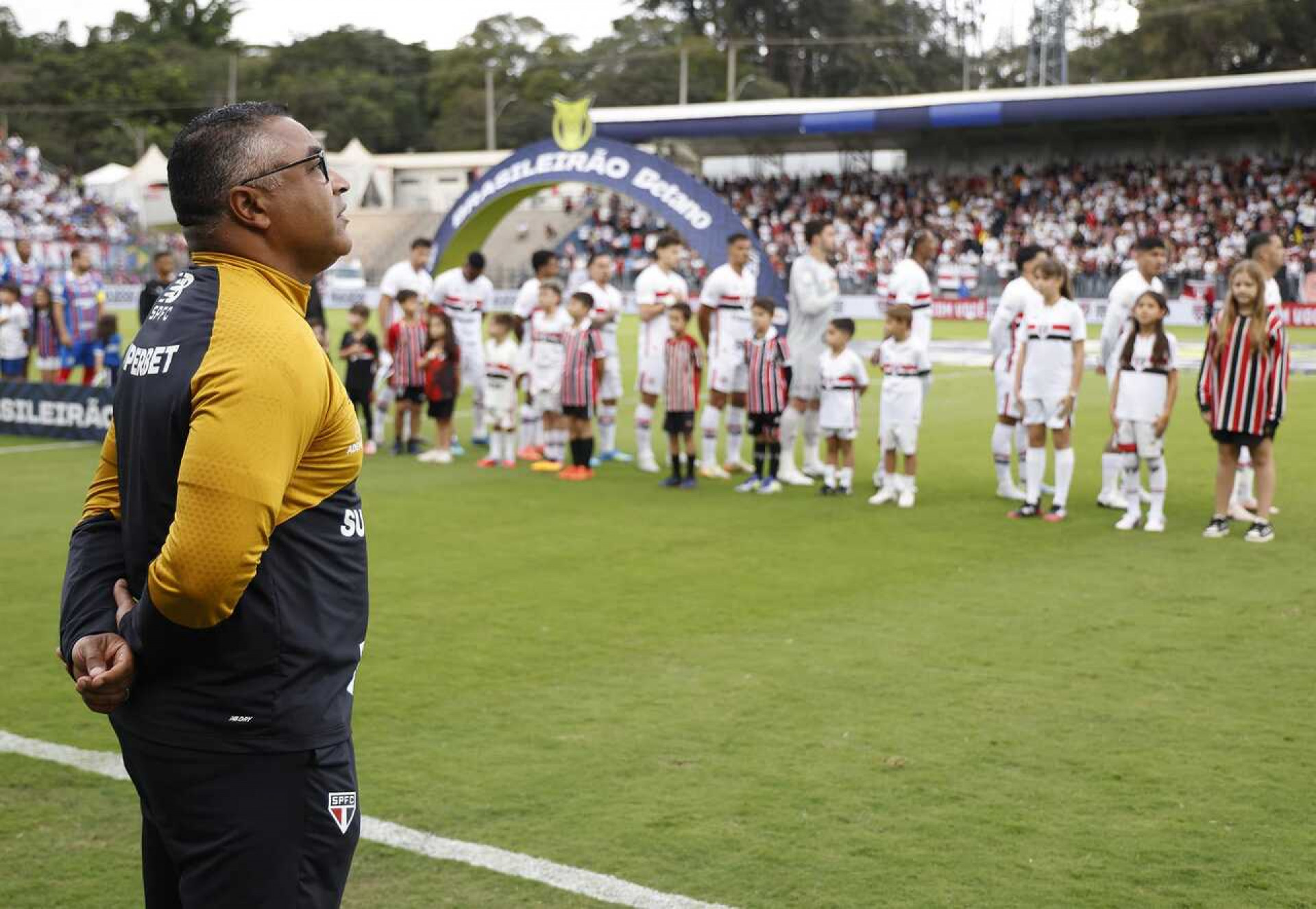 Roger Machado detalha drama m&eacute;dico e defende estrat&eacute;gia do S&atilde;o Paulo