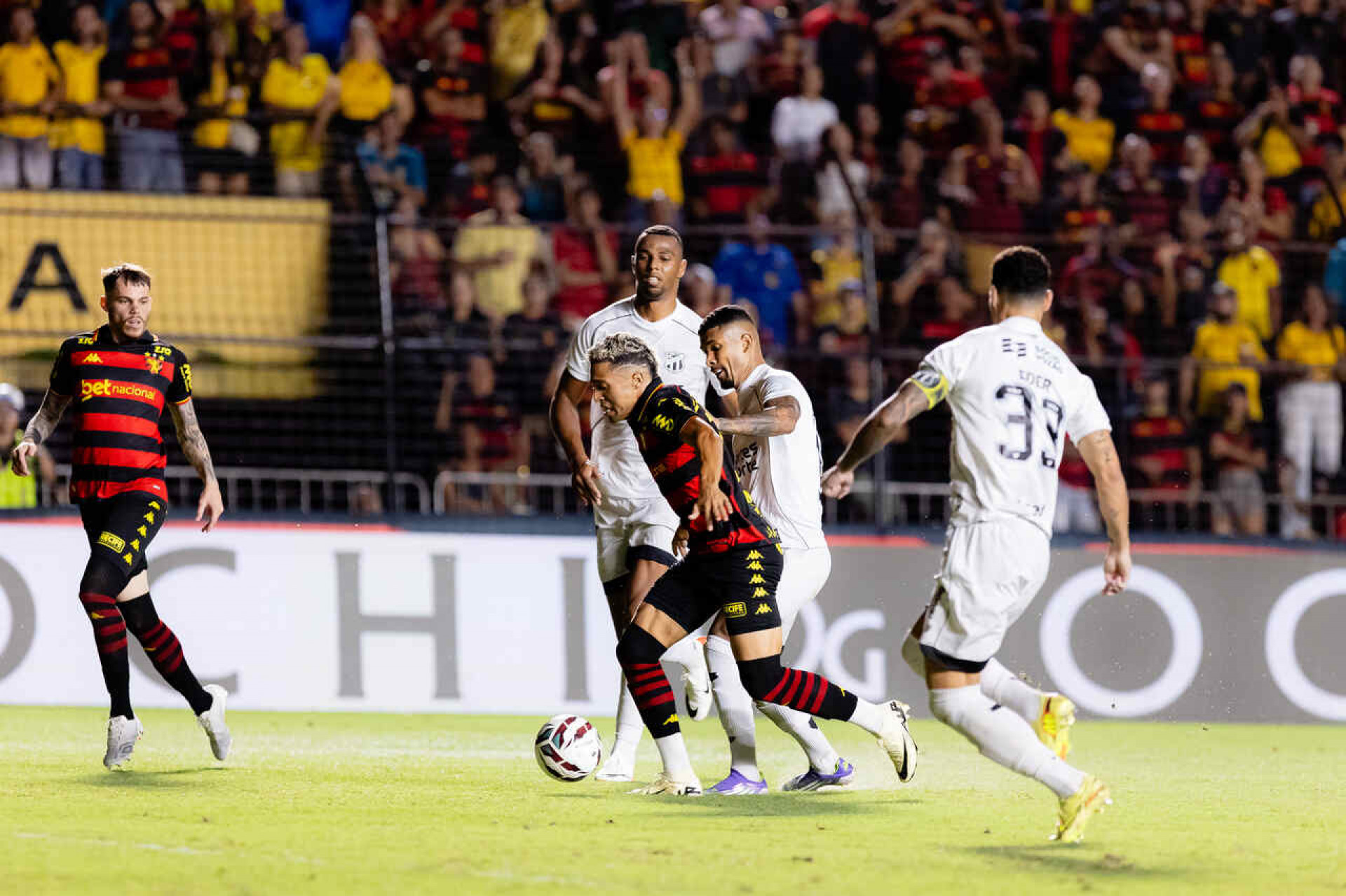 Sport vence o Cear&aacute; e fica no G4 da S&eacute;rie B