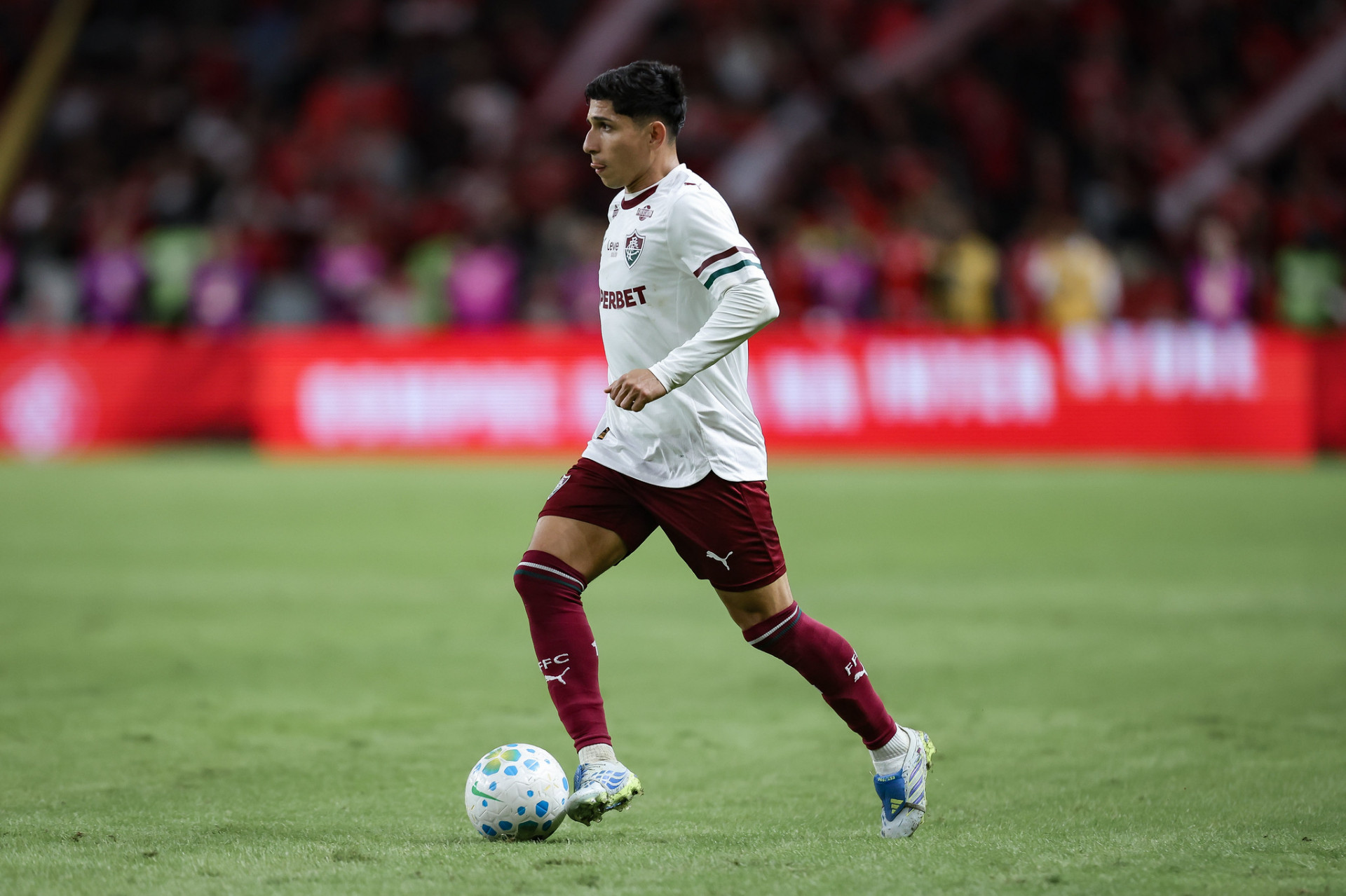 Savarino critica falta de contundência do Fluminense: 'Precisamos melhorar'