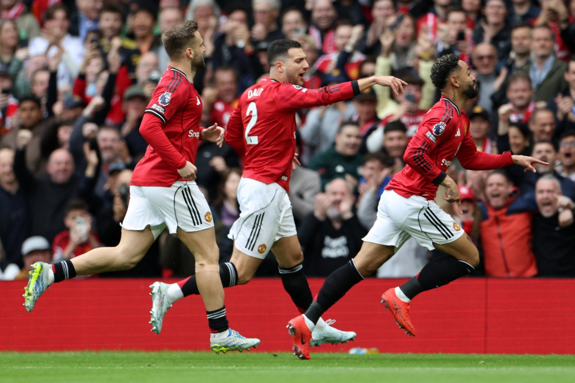 Manchester United supera o Liverpool e garante vaga na Liga dos Campeões