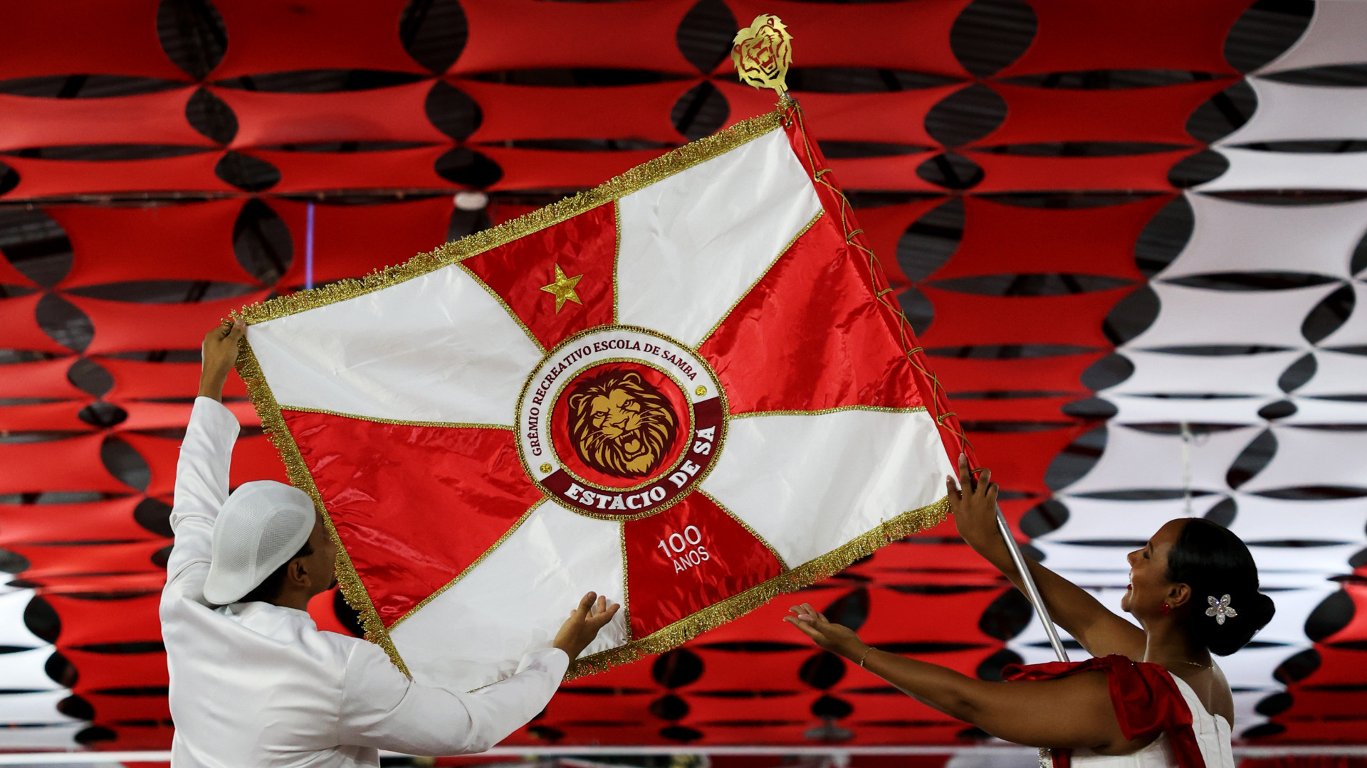 Estácio de Sá define enredo para 2027