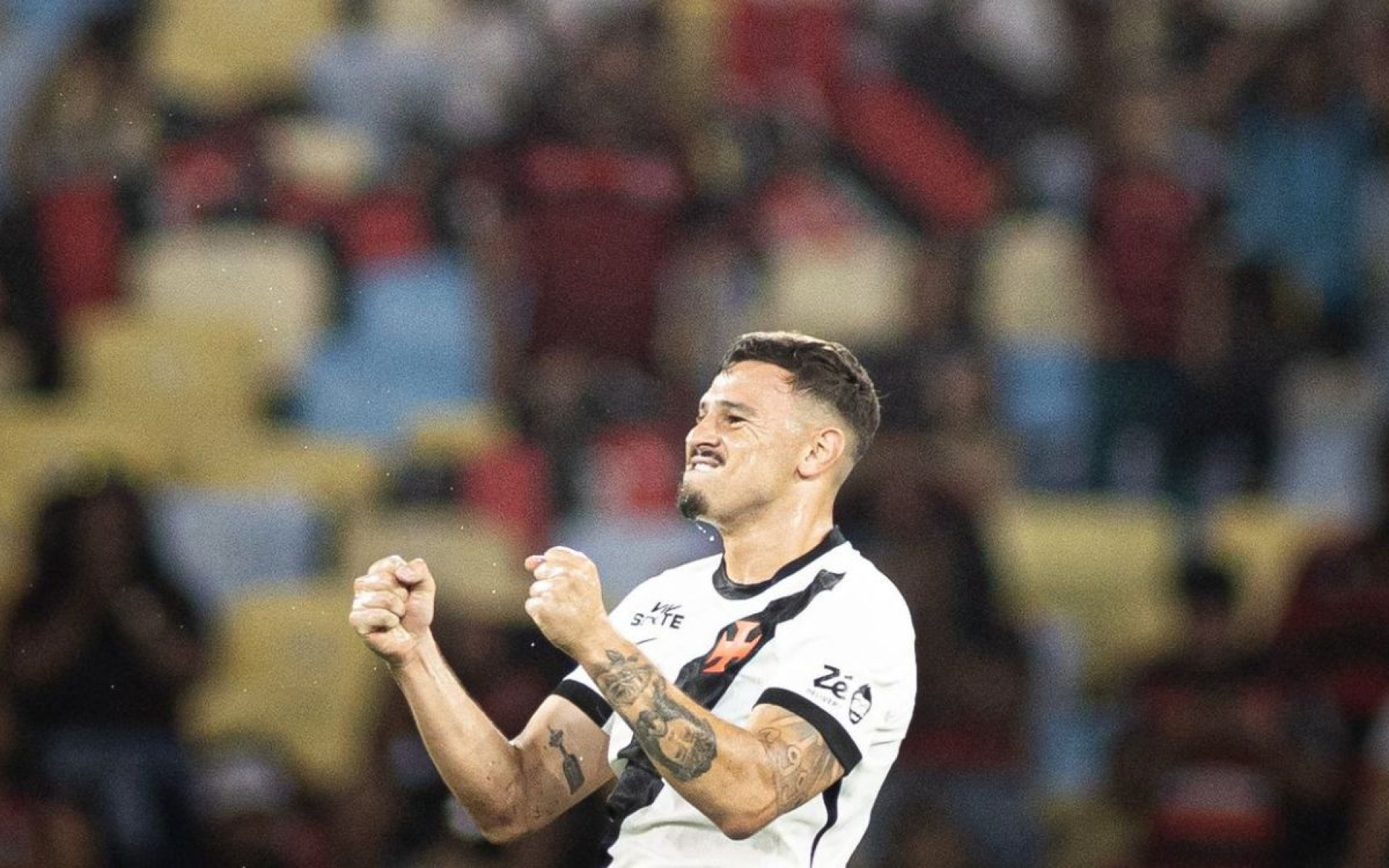 Hugo Moura comemora gol marcado pelo Vasco sobre o Flamengo, no Maracanã - Matheus Lima / Vasco