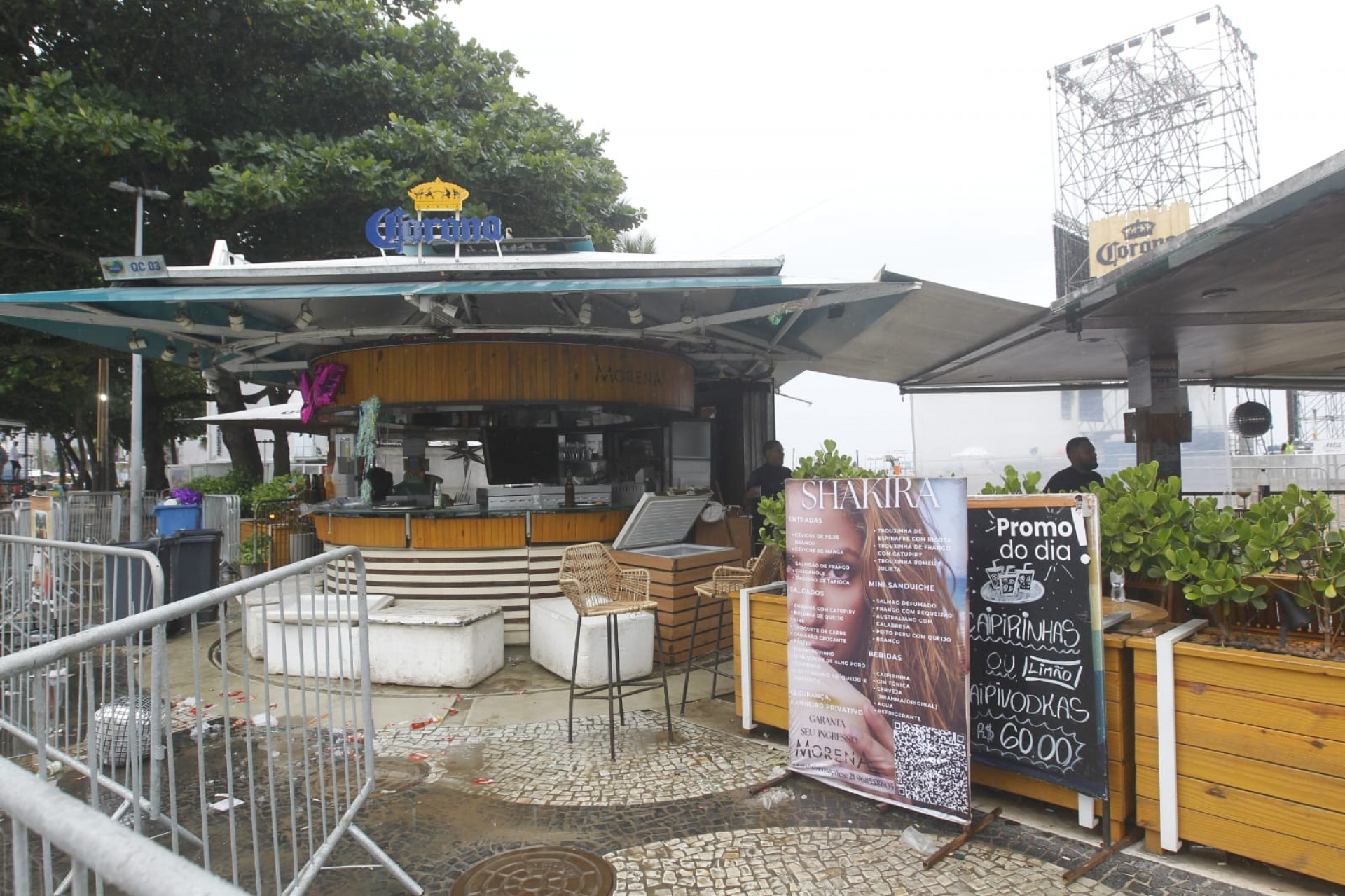 Quiosques da Orla de Copacabana botaram mercadorias à venda para show da Shakira - Reginaldo Pimenta / Agência O Dia