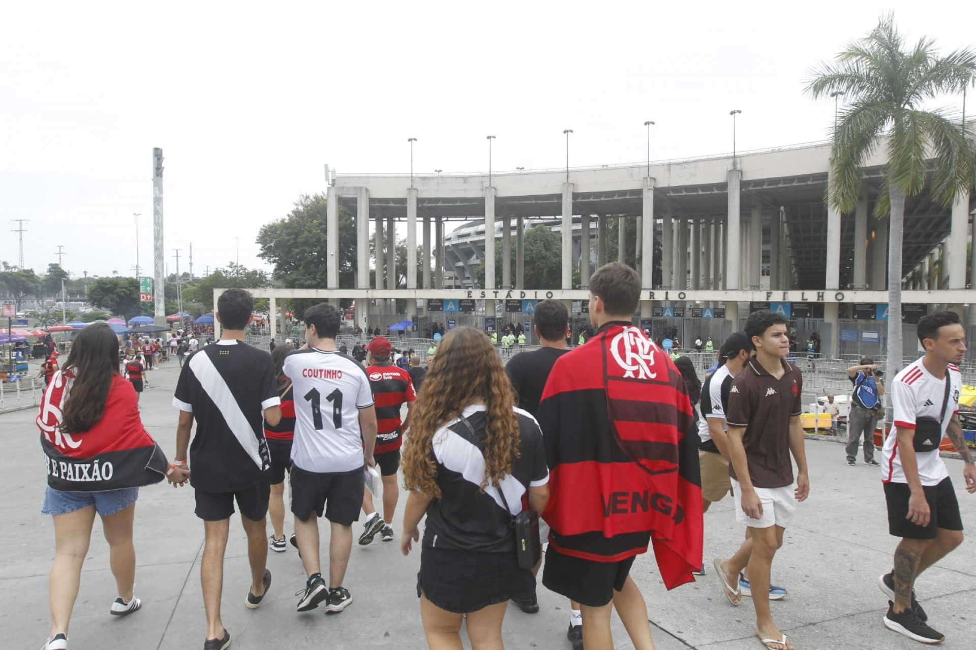 Movimentação no Maracanã para o clássico entre Flamengo x Vasco - Reginaldo Pimenta/Agência O Dia
