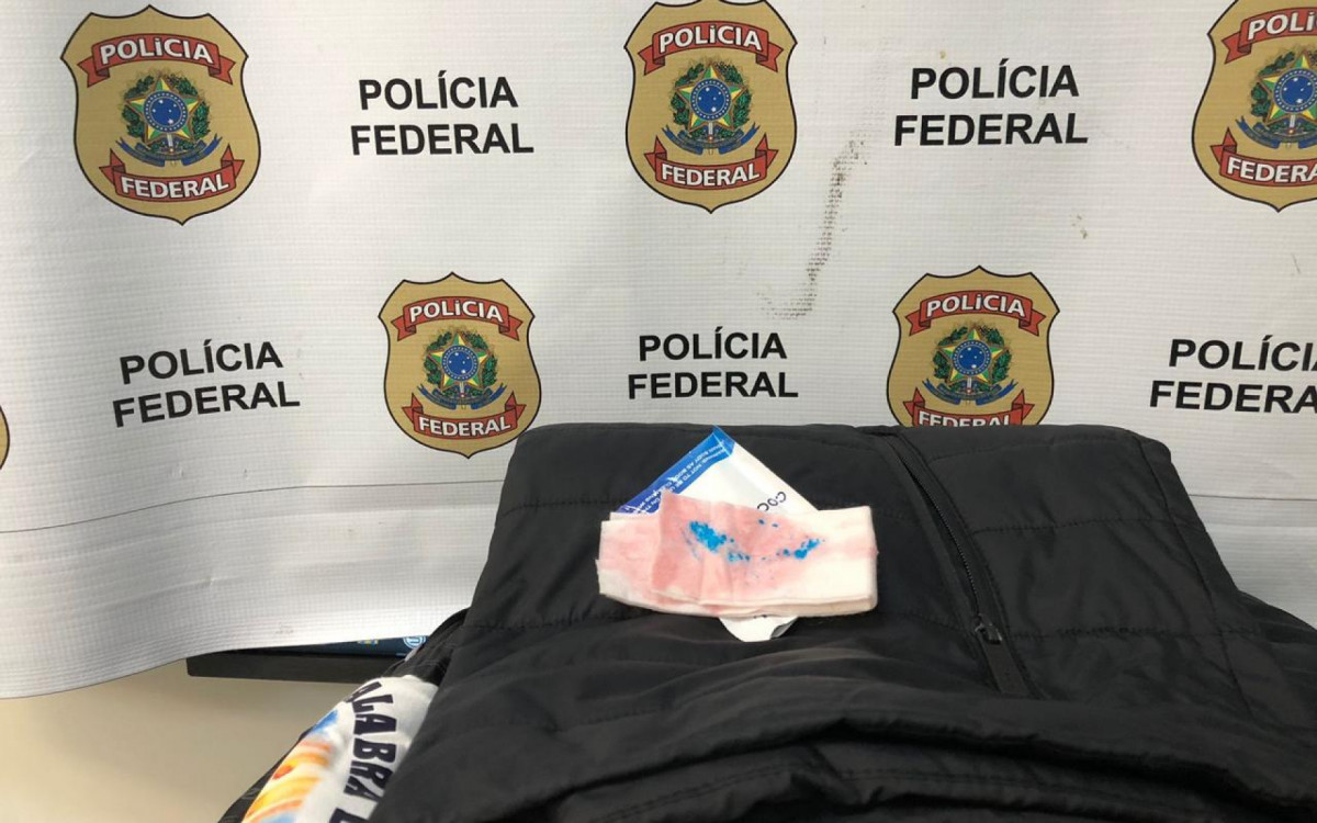 Colombiano é preso transportando cocaína no Aeroporto do Galeão