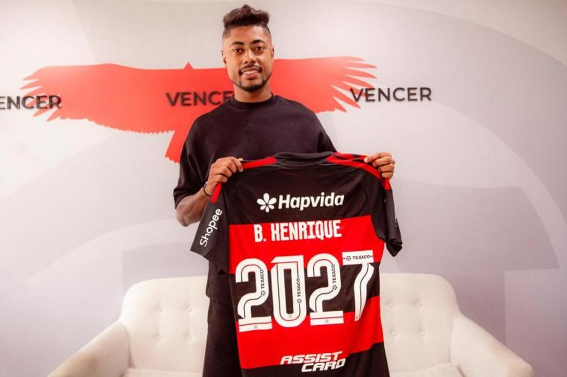Bruno Henrique ganhar&aacute; busto na G&aacute;vea, sede do Flamengo