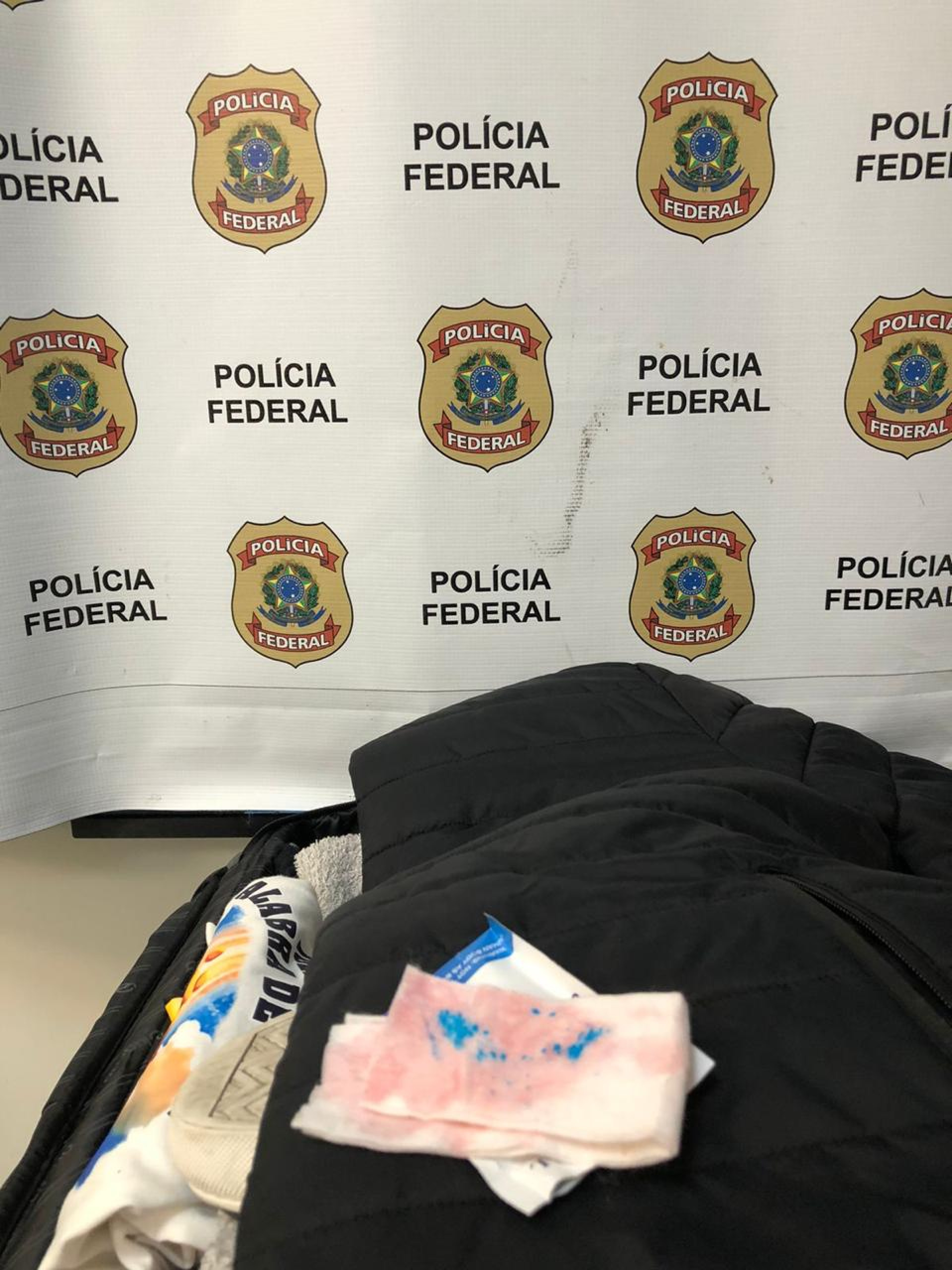 PF prende colombiano com 3 kg de cocaína no Galeão
