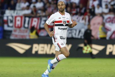 Lucas Moura, do São Paulo, passa por cirurgia e não joga mais em 2026