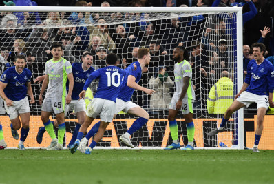 Manchester City vacila, empata com Everton e vê Arsenal disparar na briga pelo título inglês