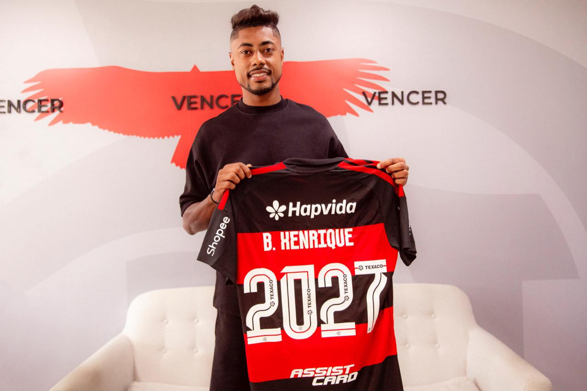 Bruno Henrique ganhará busto no Flamengo: 'Homenagem tem que ser feita em vida'