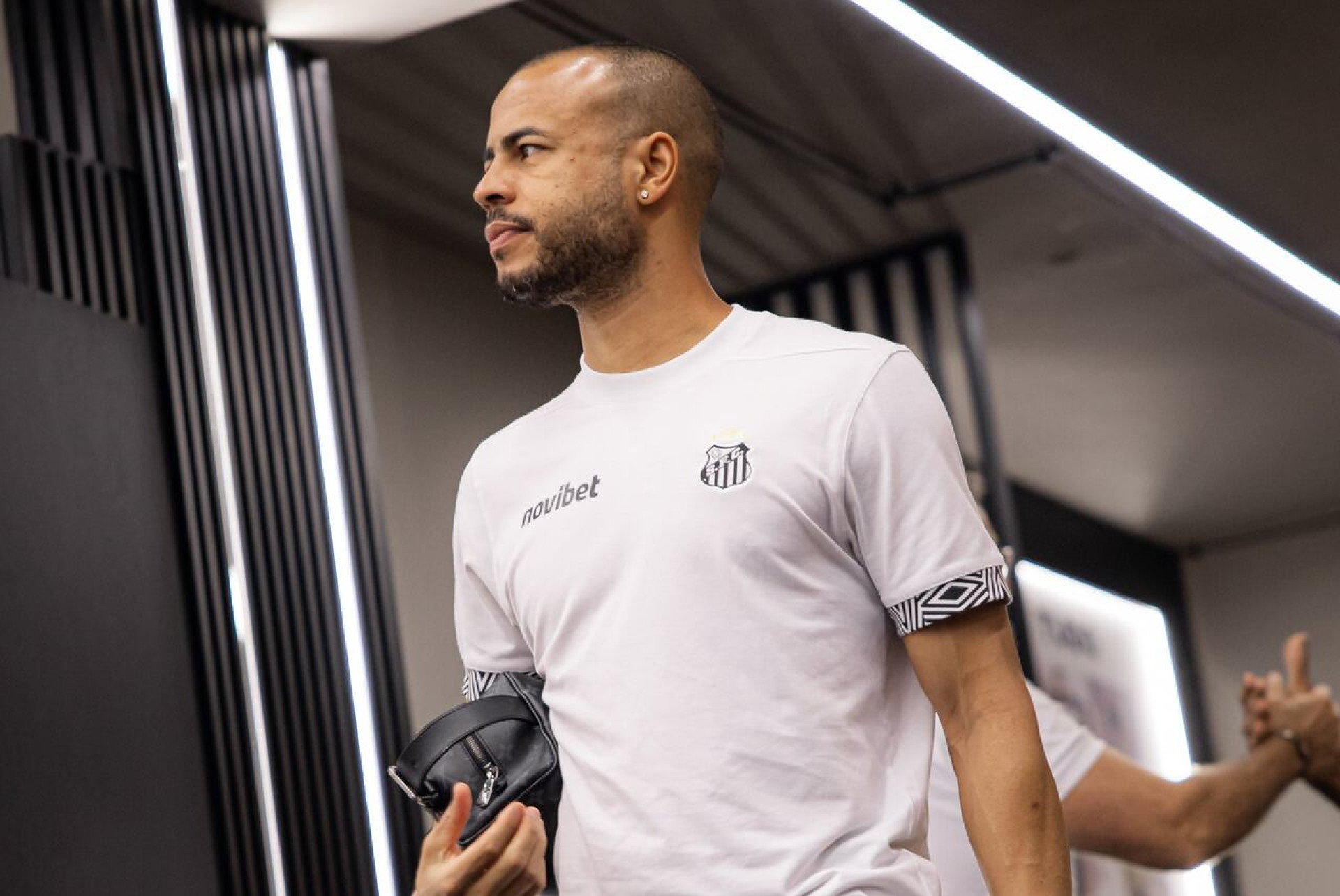 Santos n&atilde;o ter&aacute; Mayke em duelo com o Recoleta-PAR pela Sul-Americana