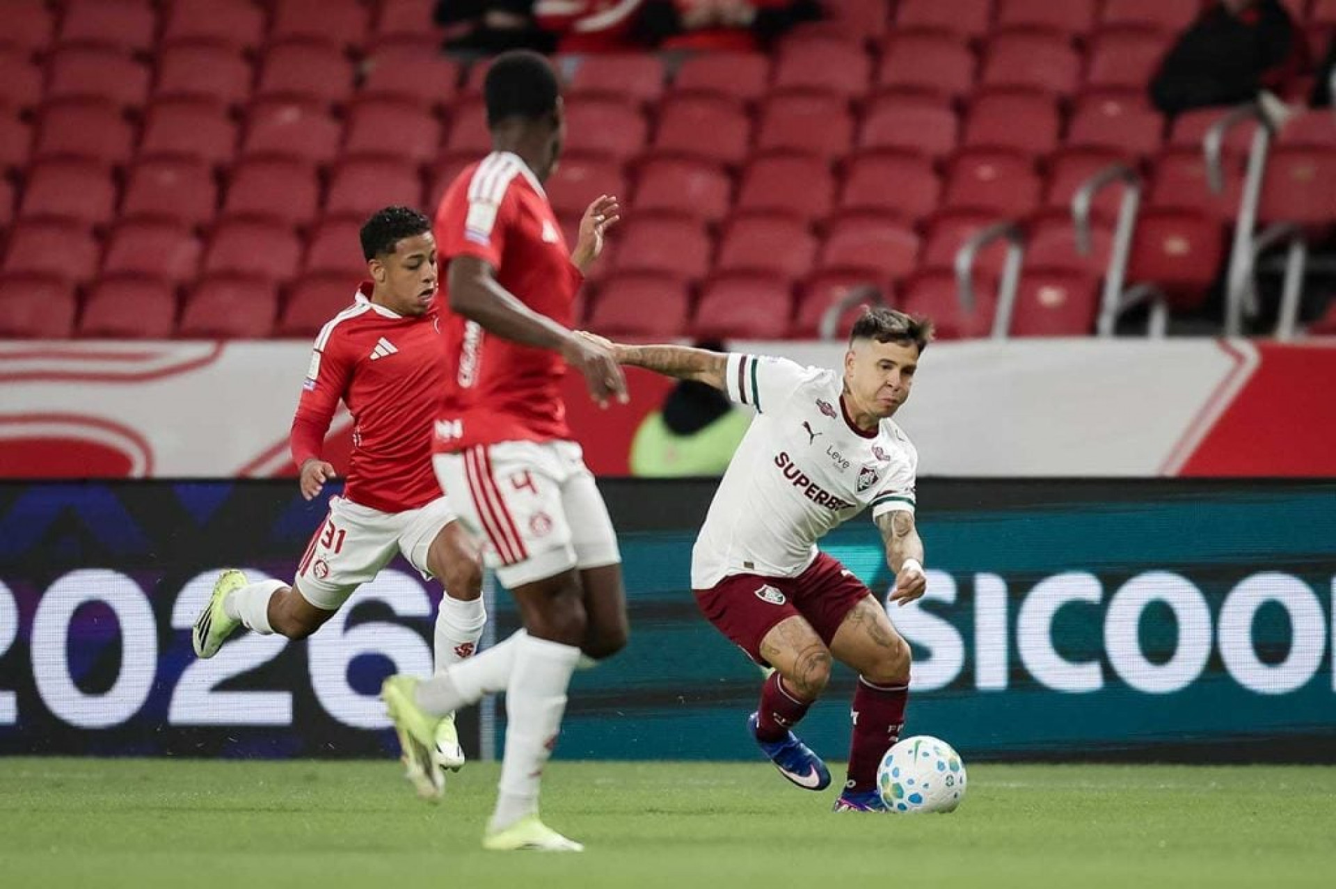 Falta de contund&ecirc;ncia tira sono do Fluminense e amea&ccedil;a Zubeld&iacute;a