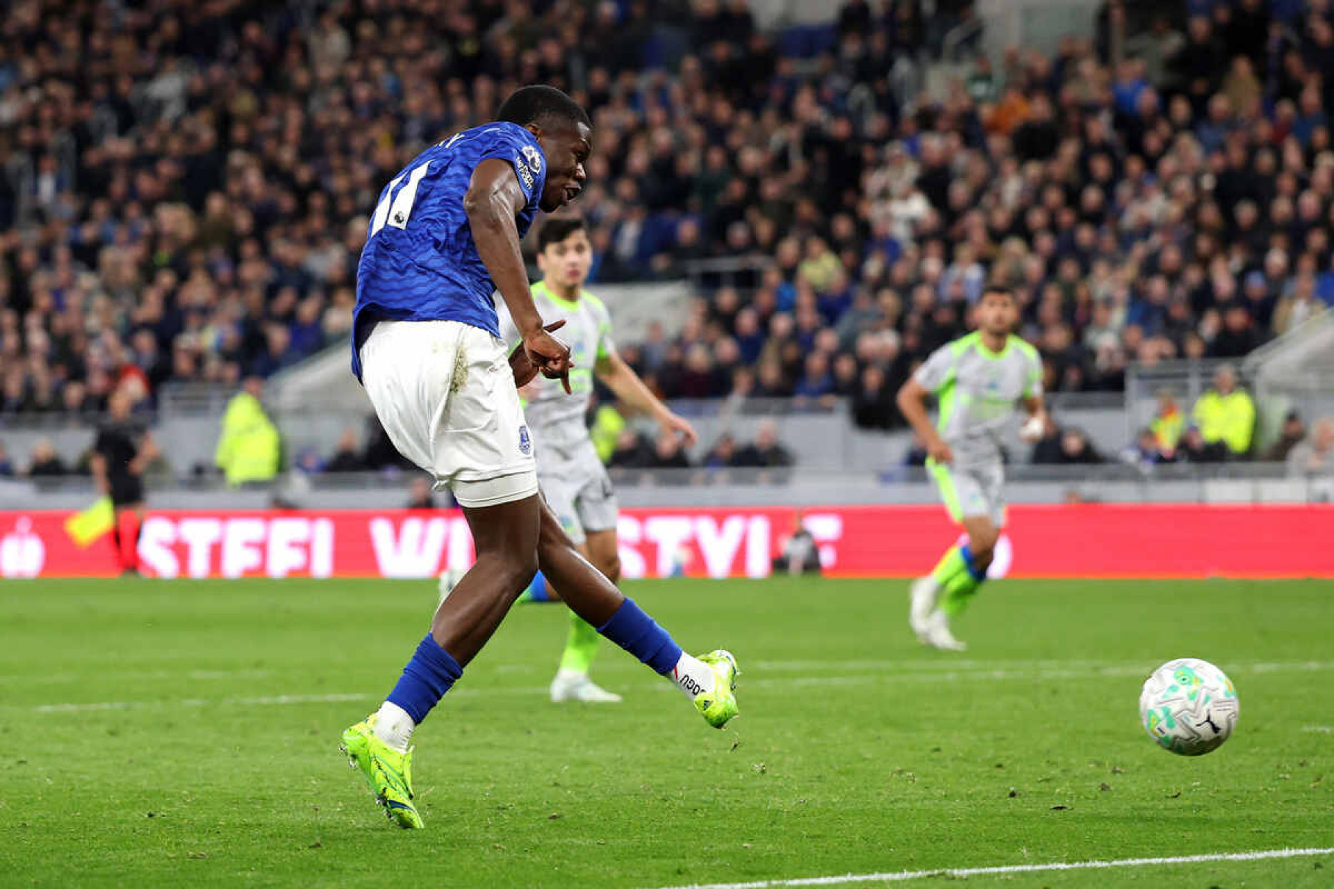City empata com Everton e se complica na briga pelo t&iacute;tulo da Premier League