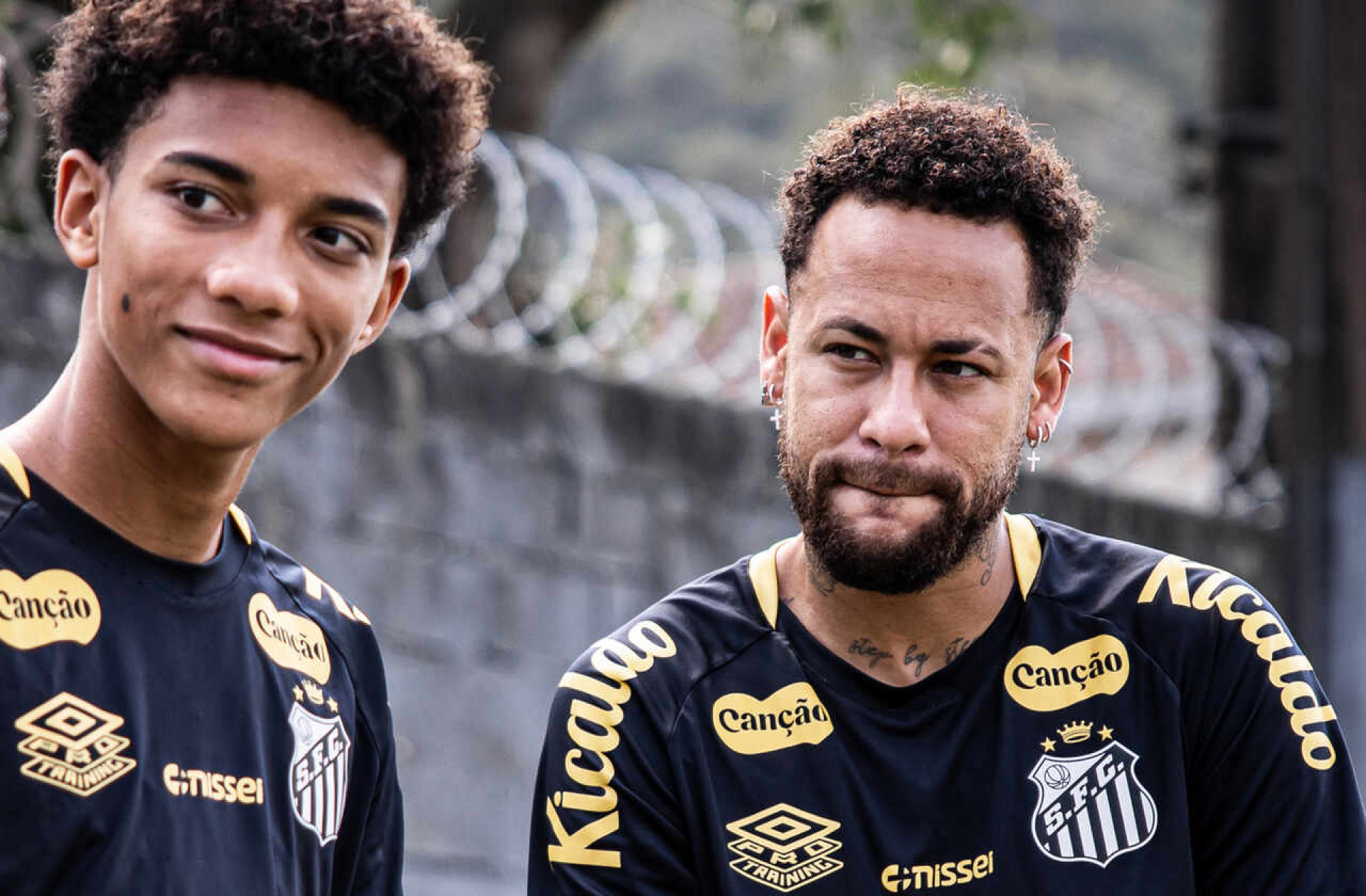 Santos abre sindic&acirc;ncia para apurar desentendimento entre Robinho Jr e Neymar