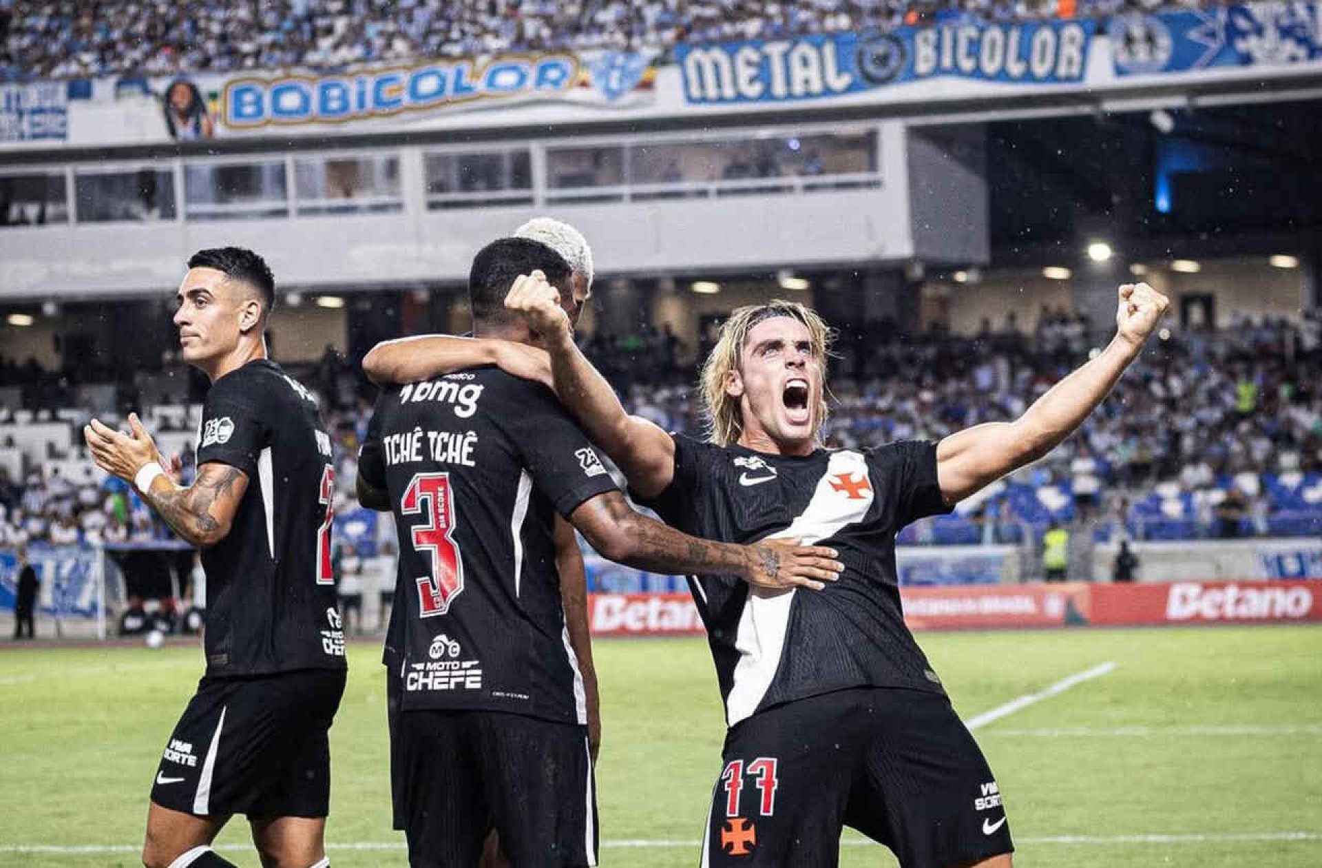 Desmotiva&ccedil;&atilde;o? Renato abre o jogo sobre disputa por posi&ccedil;&atilde;o no time titular do Vasco