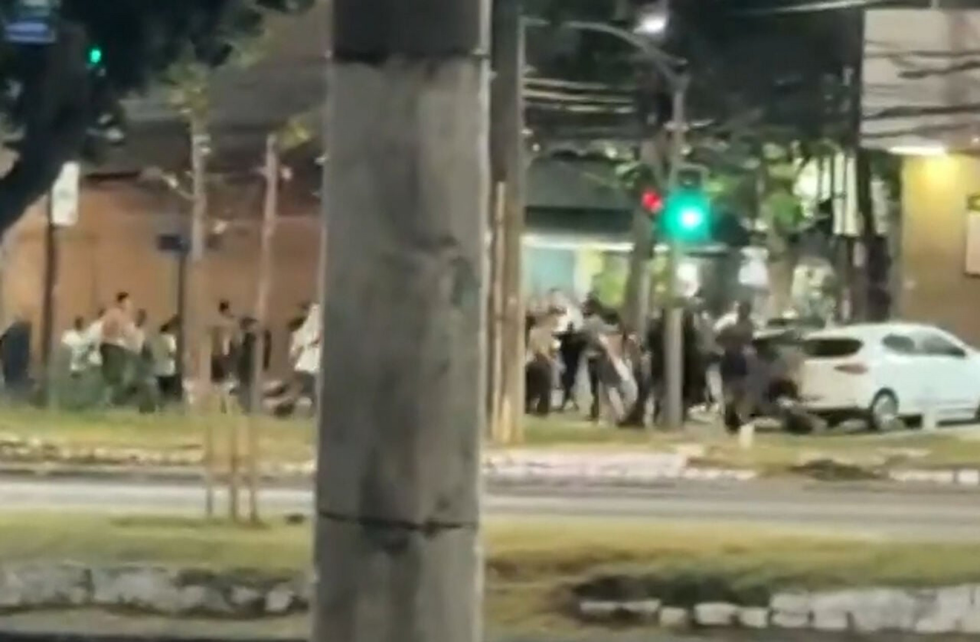 Torcedores do Vasco s&atilde;o espancados nas proximidades do Maracan&atilde; ap&oacute;s cl&aacute;ssico