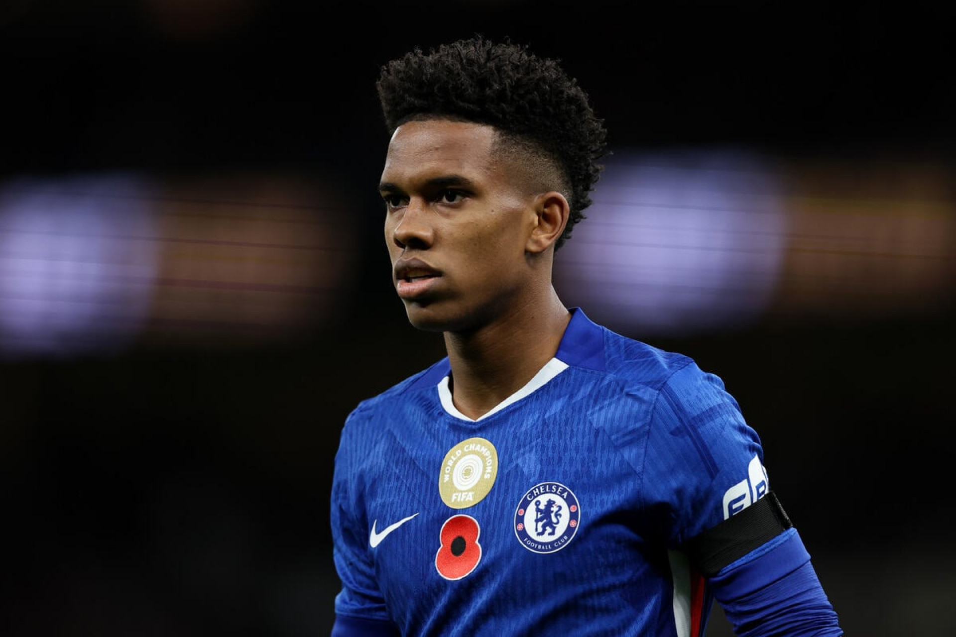 Est&ecirc;v&atilde;o, do Chelsea, faz tratamento no Palmeiras de olho na Copa do Mundo