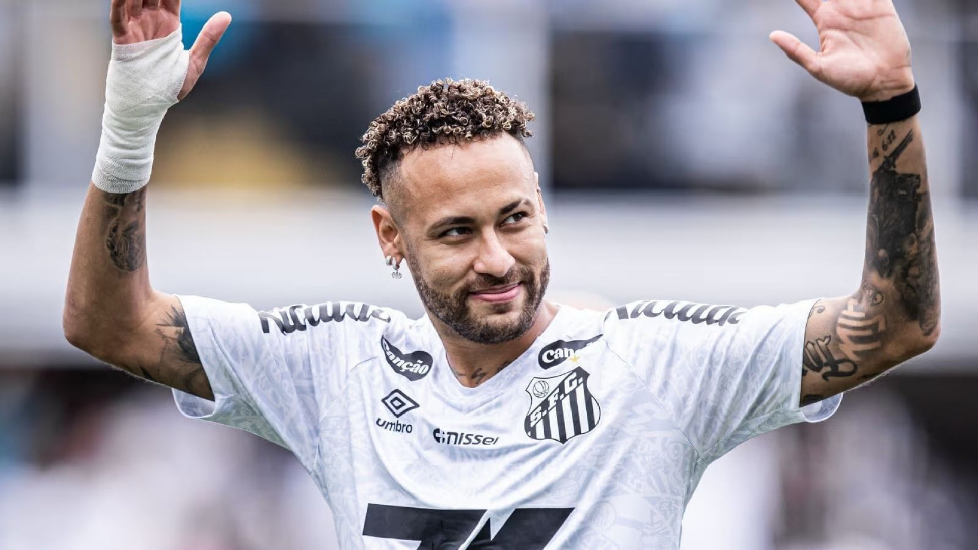 Neymar n&atilde;o faz grande temporada pelo Santos, mas melhorou ao fazer gols e ter sequ&ecirc;ncia de jogos - Raul Baretta / Santos FC