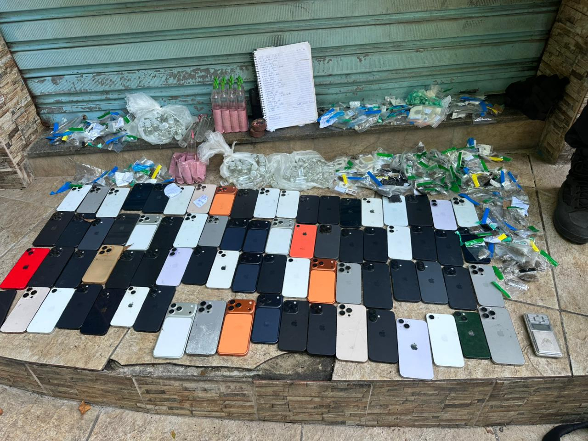 Polícia Civil recupera dezenas de celulares em operação - Divulgação / Polícia Civil