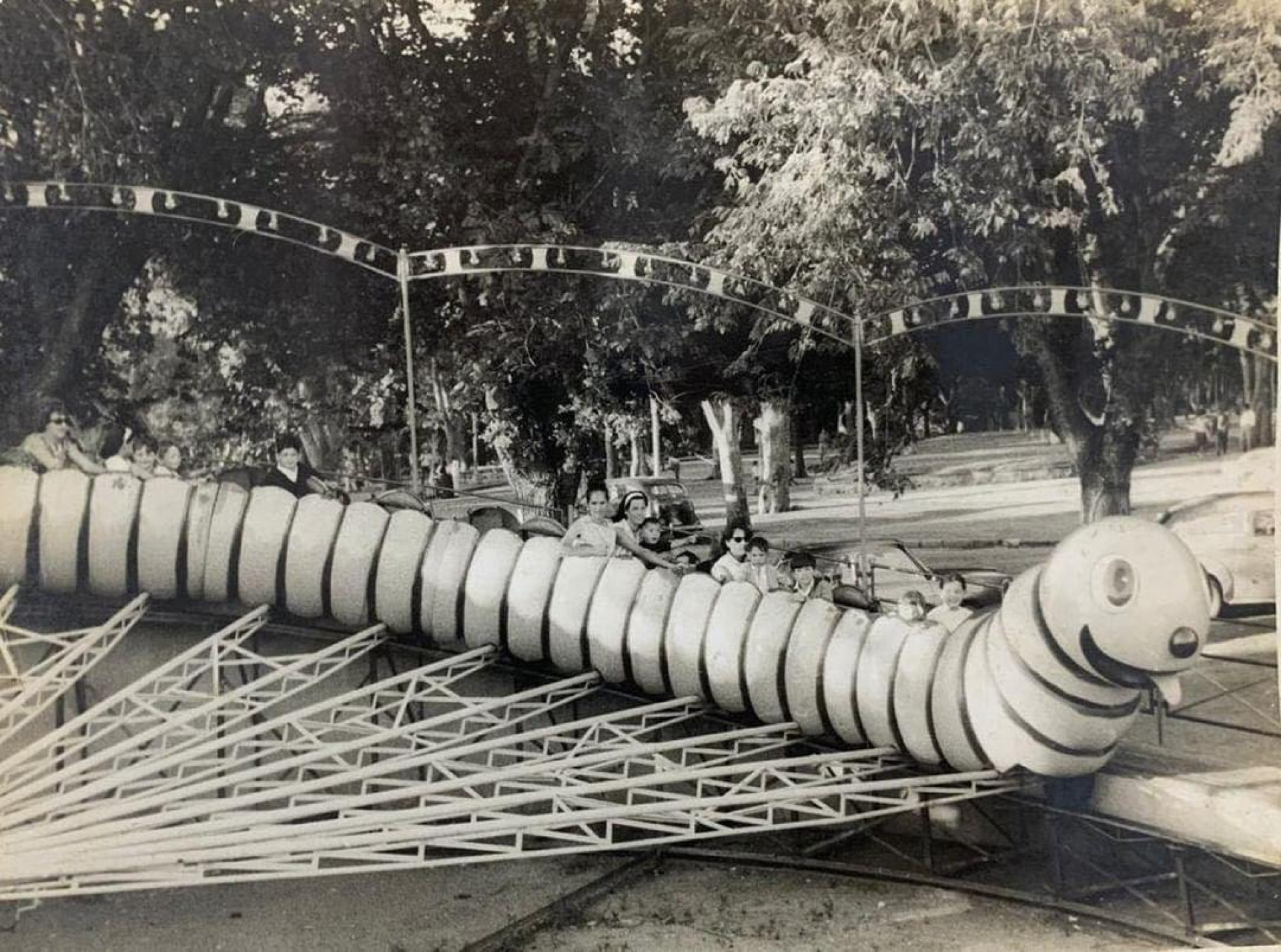Shanghai, localizado na Penha, é o mais antigo parque de diversões do Brasil - Divulgação