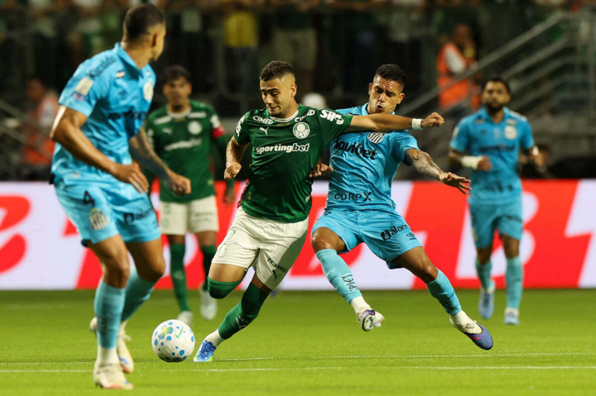 Ap&oacute;s cr&iacute;ticas ao calend&aacute;rio, Palmeiras inicia maratona de viagens e pouco descanso