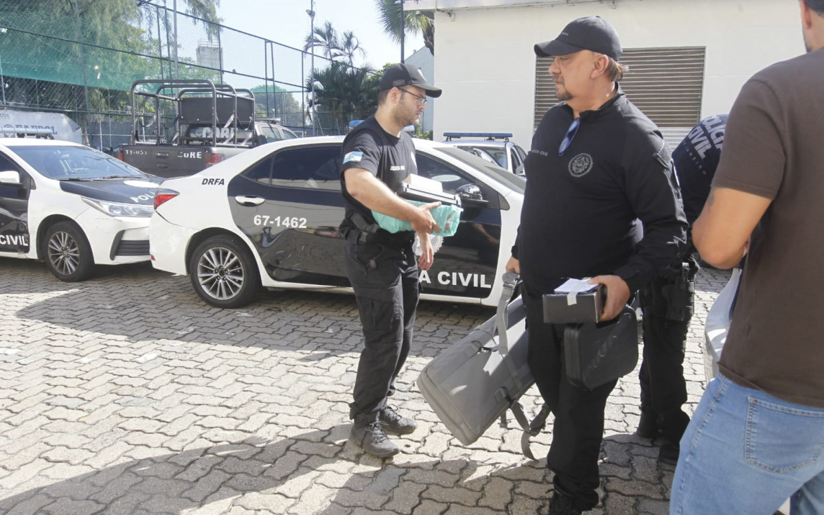 Presos e materiais apreendidos foram encaminhados para Cidade da Polícia - Reginaldo Pimenta/Agência O DIA