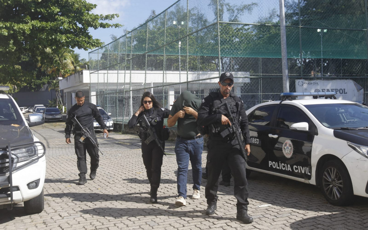 Presos e materiais apreendidos foram encaminhados para Cidade da Polícia - Reginaldo Pimenta/Agência O DIA