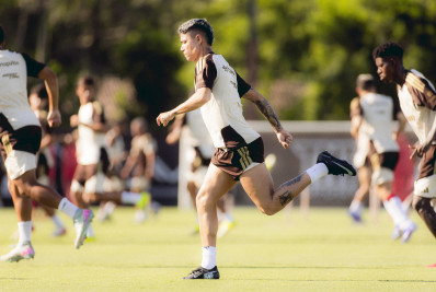 Atlético-MG deve fazer nova investida por atacante do Flamengo