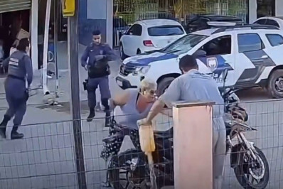 Vídeo: mulher morre após filho incendiar moto no Espírito Santo