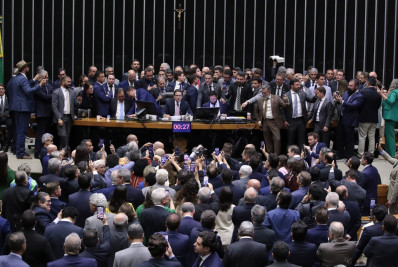 Conselho de Ética da Câmara vota suspensão de deputados que ocuparam Mesa Diretora