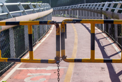 Ciclovia Tim Maia segue interditada mesmo após fim de alerta de ressaca no Rio