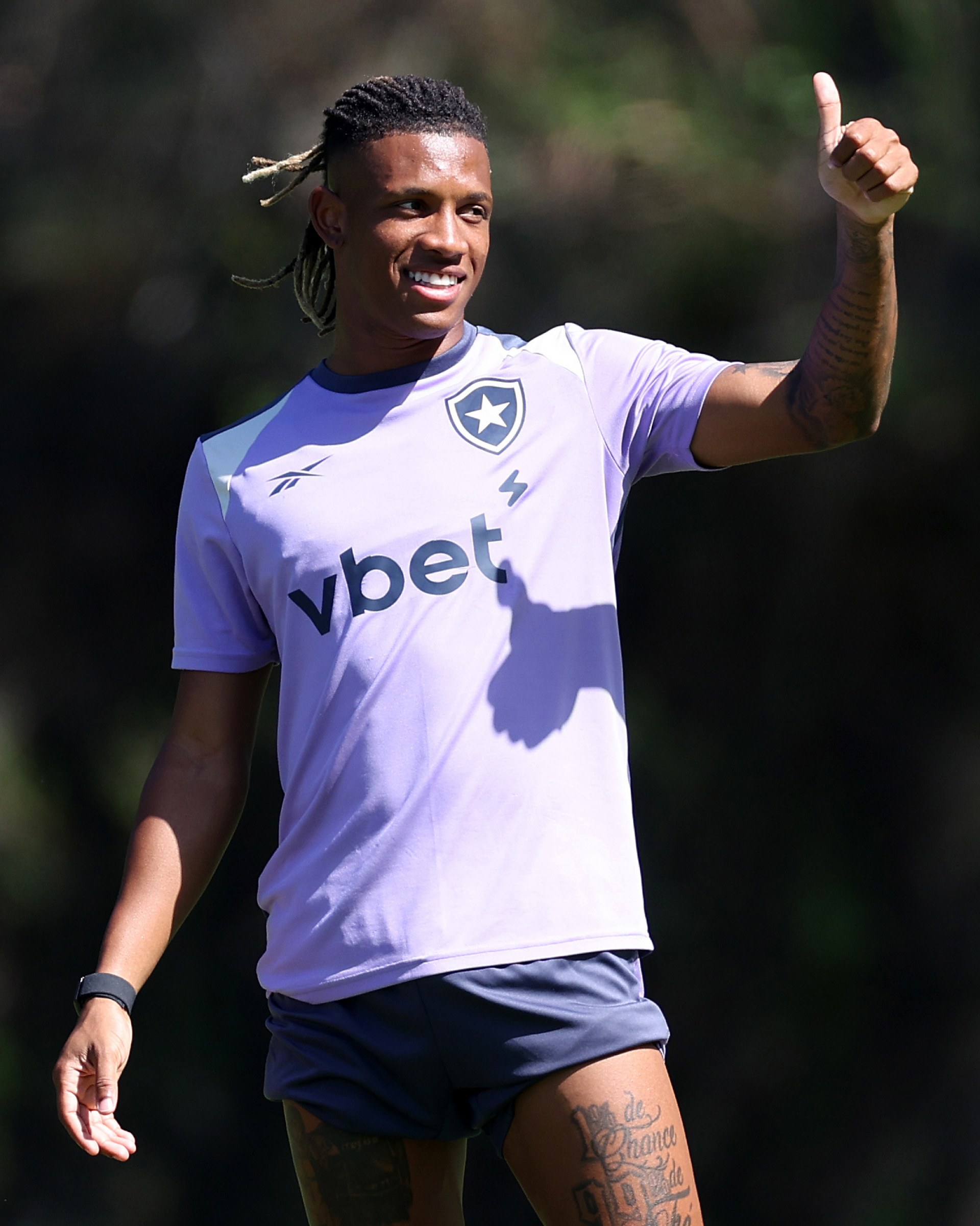 Cinco clubes europeus desejam Danilo; Botafogo não abrirá negócio antes da Copa