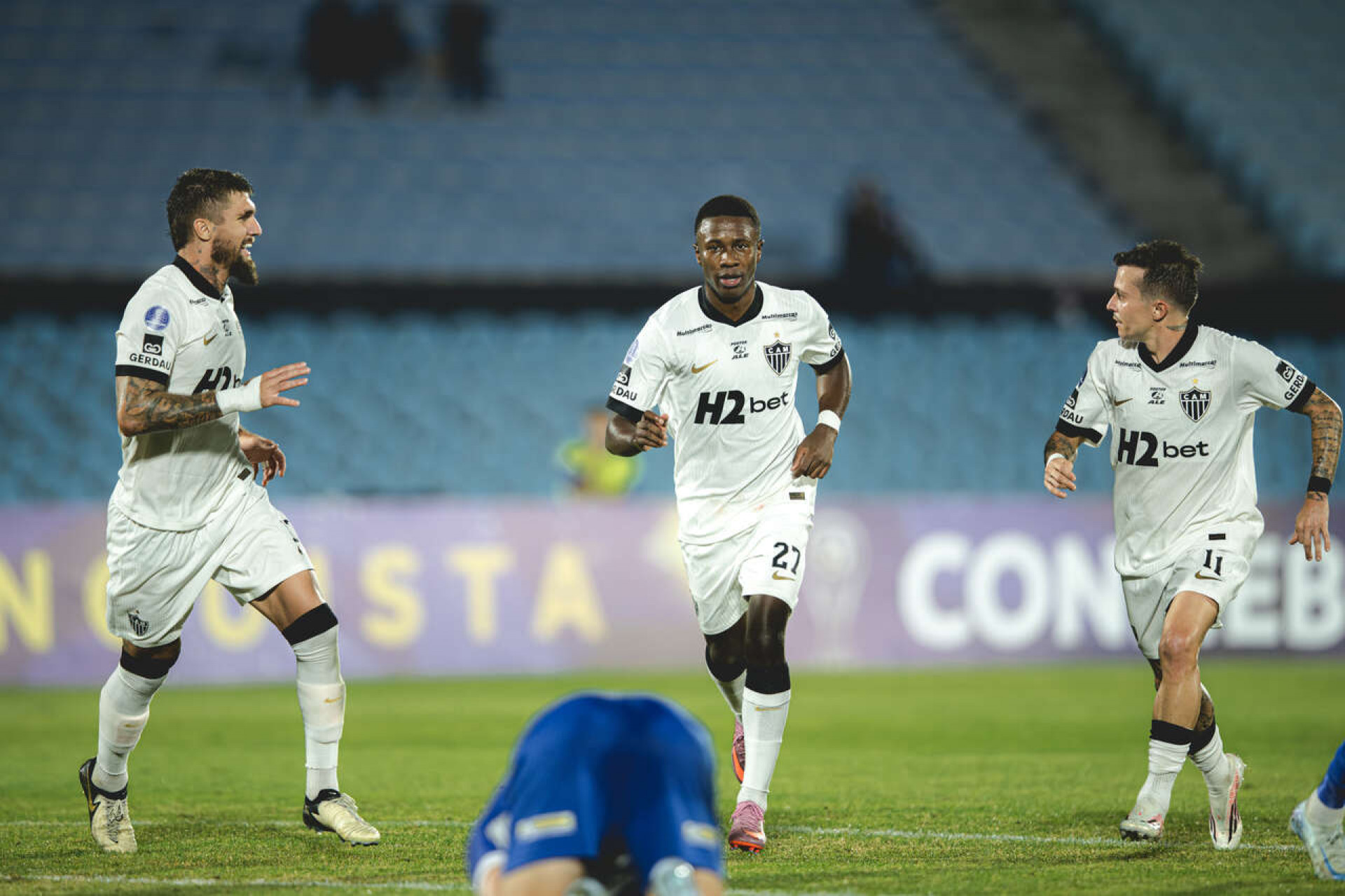 Atl&eacute;tico abre 2 a 0, mas cede empate ao Juventud e se complica na Sul-Americana