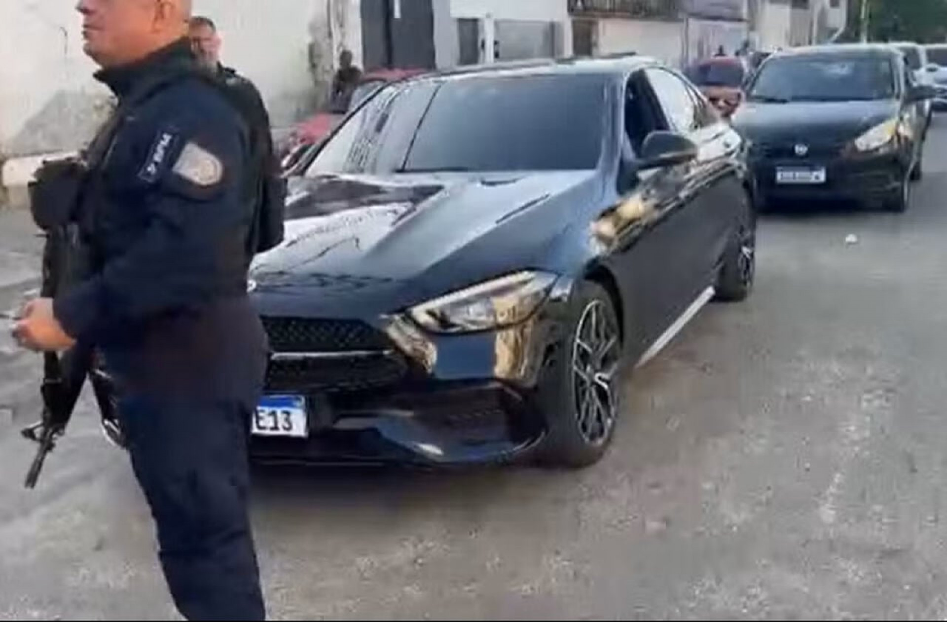 Pol&iacute;cia recupera carro de Marcos Braz ap&oacute;s assalto com tiros na Zona Norte do Rio